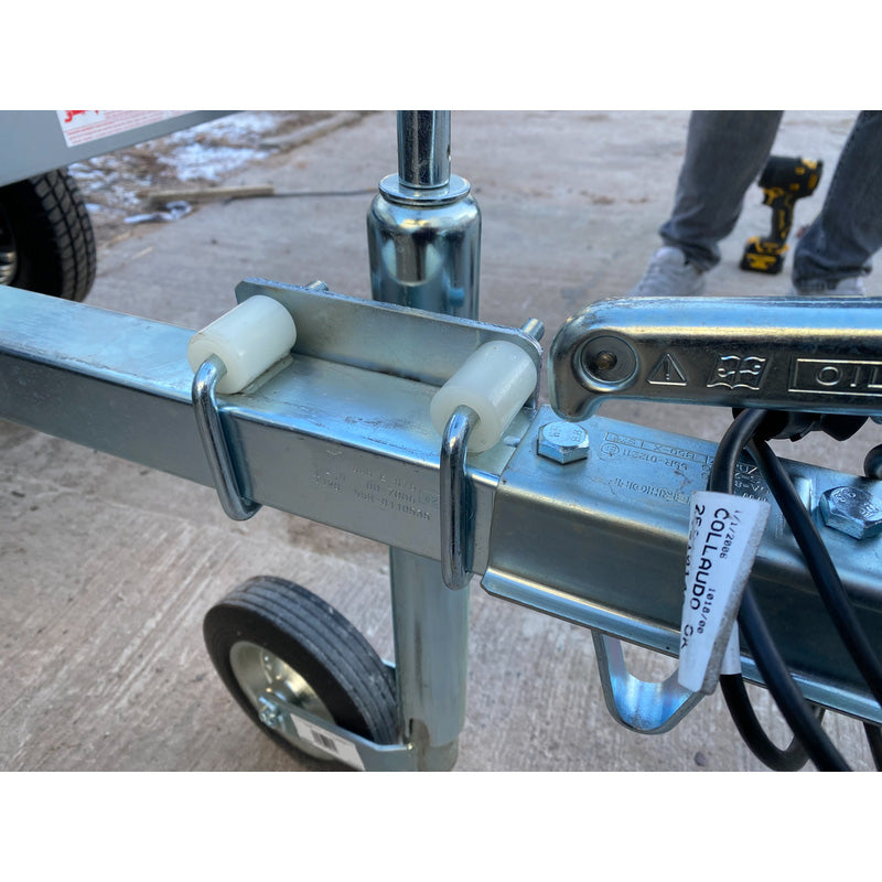 Maypole Jockey Wheel Clamp Fixing Kit 20.5x16x3