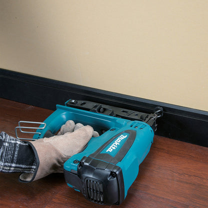 Makita 16 Gauge Second Fix Gas Nailer 2 x 7.2V