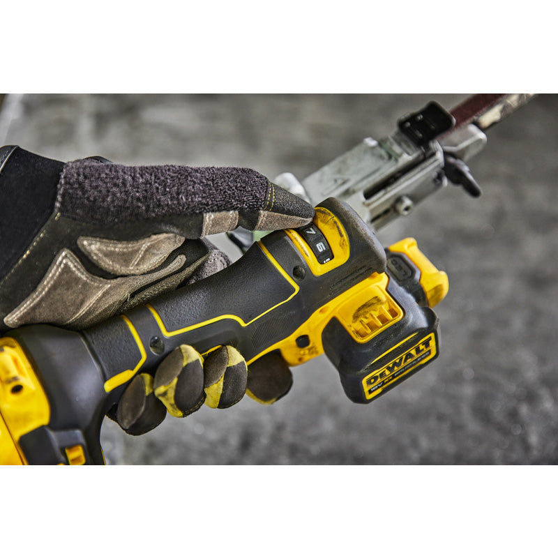 DCM200E 18V XR Brushless Band File – Precision Grinding 2 x 1.7Ah