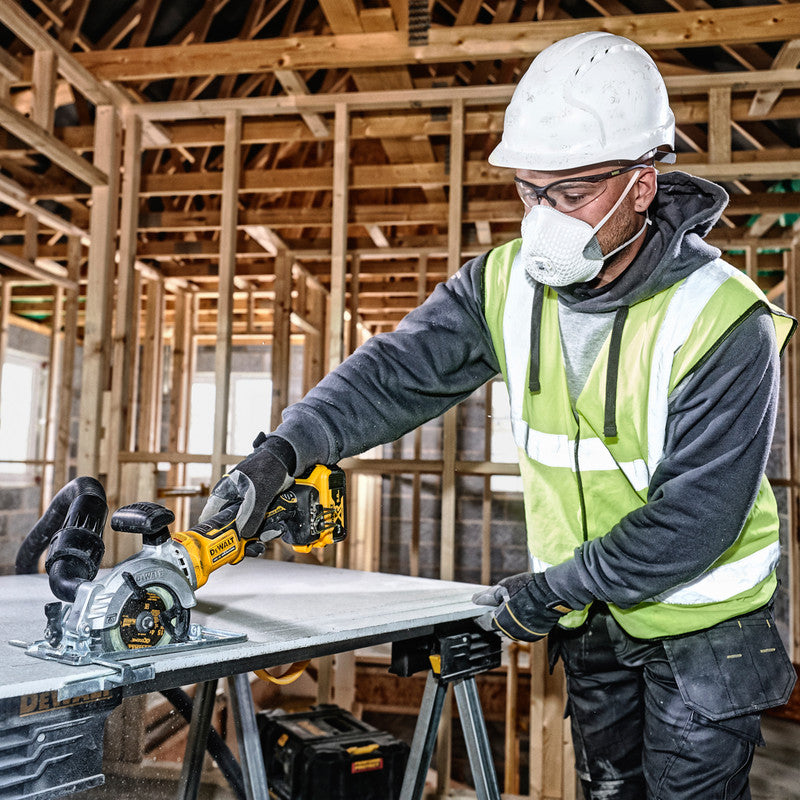 DCS571N-XJ 18V XR Brushless Compact Circular Saw – Precision Cuts