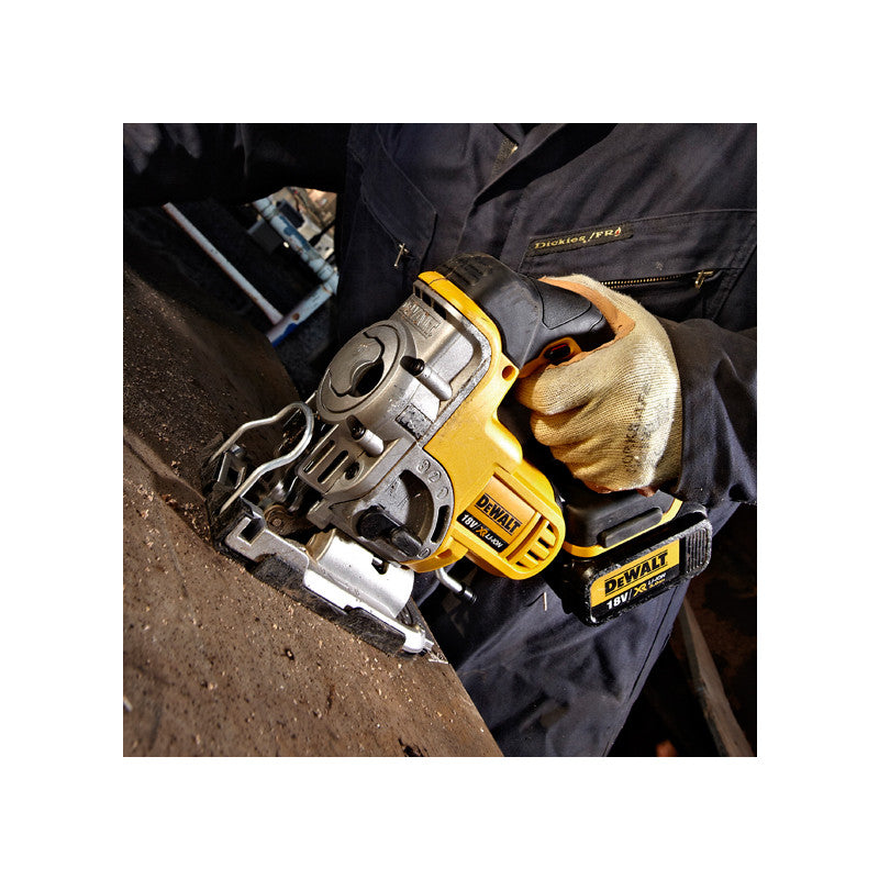 DCS331N-XJ 18V XR Cordless Jigsaw – Smooth, Precise Cutting